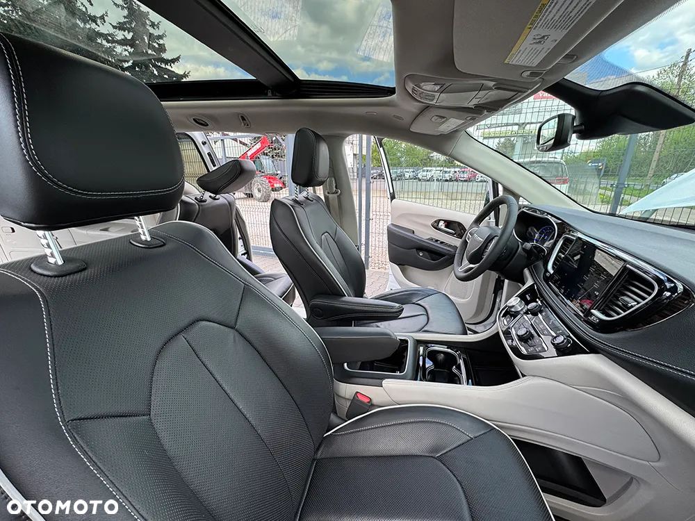 Chrysler Pacifica - 14