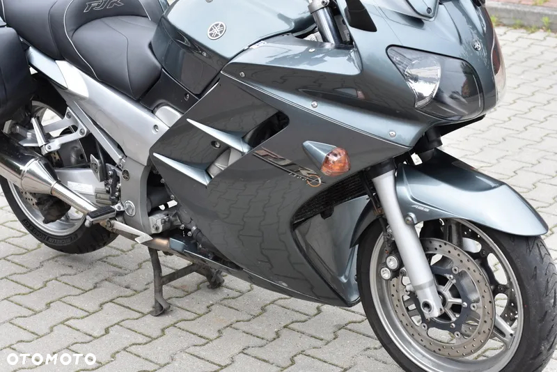 Yamaha FJR - 6
