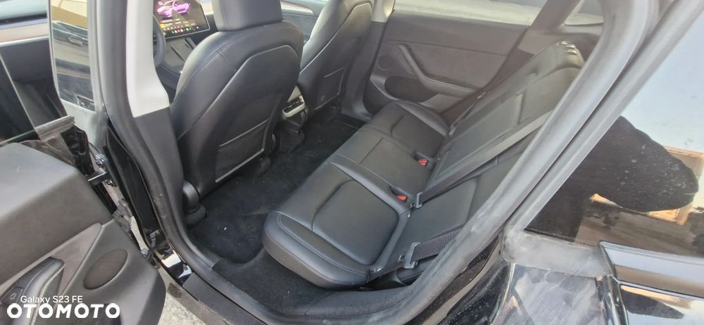 Tesla Model Y Long Range Dual Motor AWD - 17