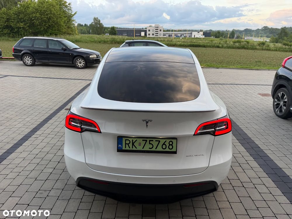 Tesla Model Y Long Range AWD - 7