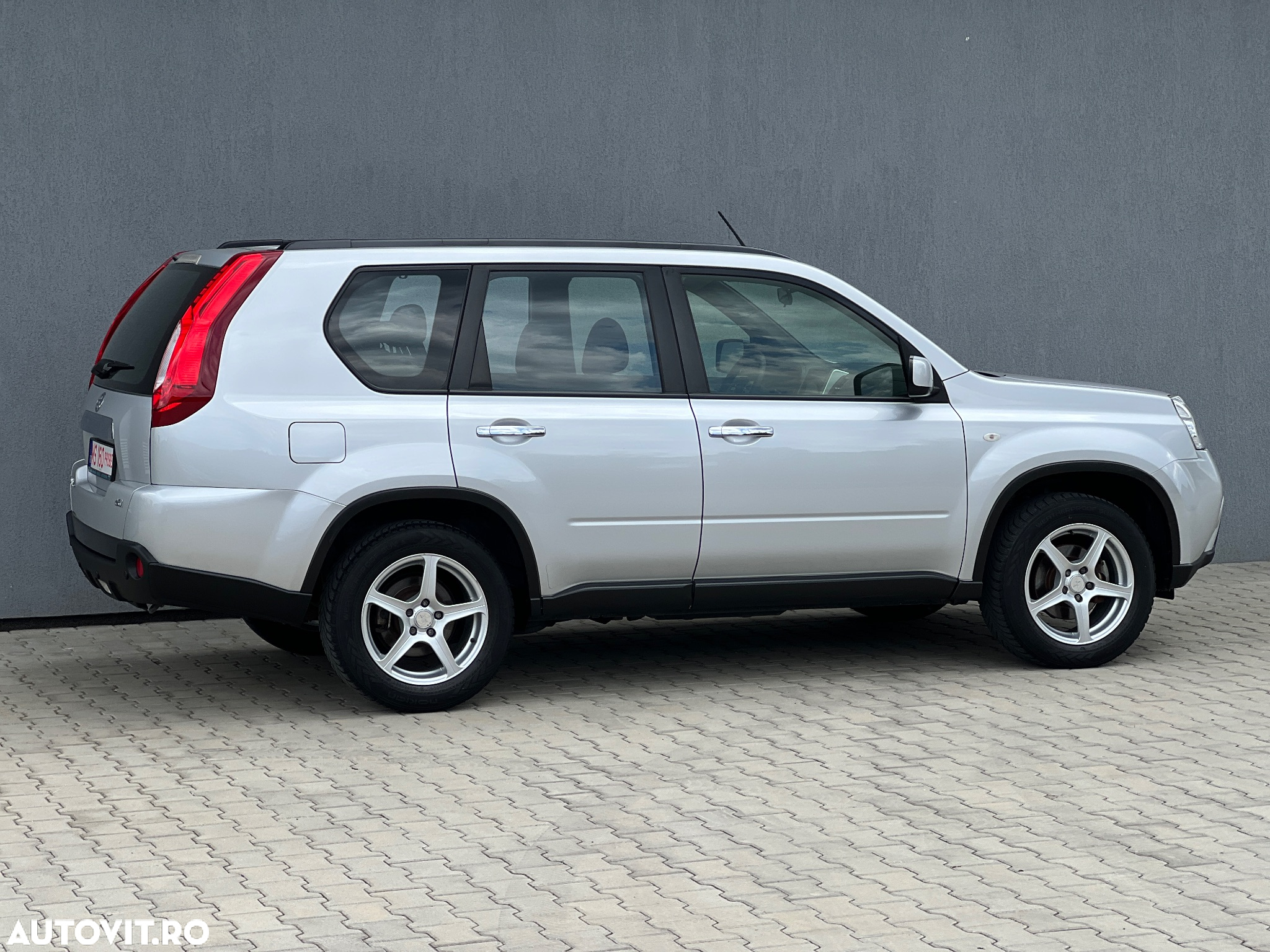 Nissan X-Trail 2.0 dCi 4x4 DPF LE - 32