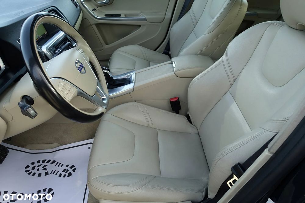 Volvo V60 Cross Country D4 Geartronic Summum - 13