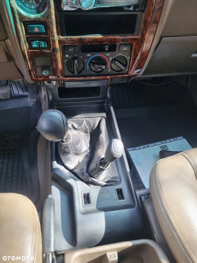 Toyota Land Cruiser - 13