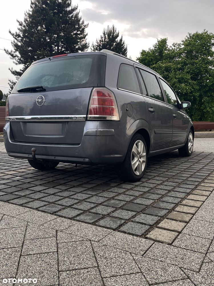 Opel Zafira 1.9 CDTI Cosmo - 4