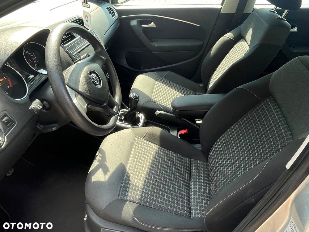 Volkswagen Polo 1.4 TDI Blue Motion Technology Lounge - 12