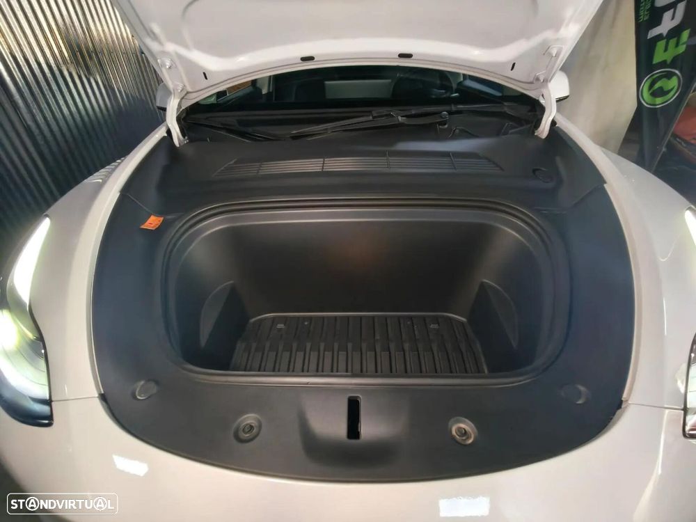 Tesla Model Y RWD - 9