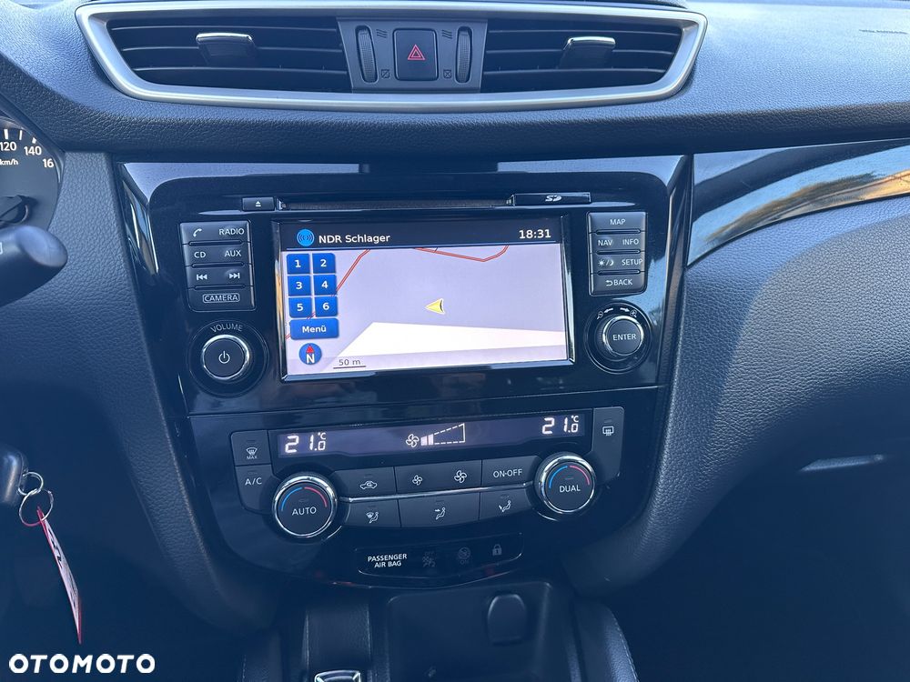 Nissan Qashqai 1.2 DIG-T N-Connecta EU6 - 10