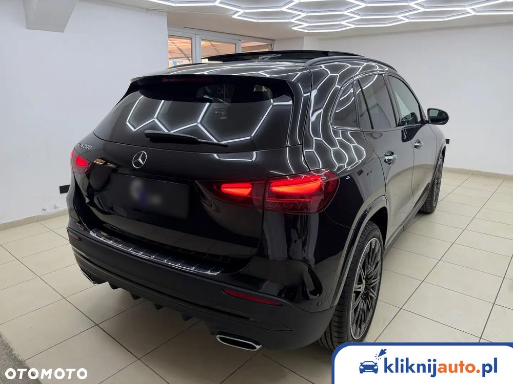Mercedes-Benz GLA 200 AMG Line - 3