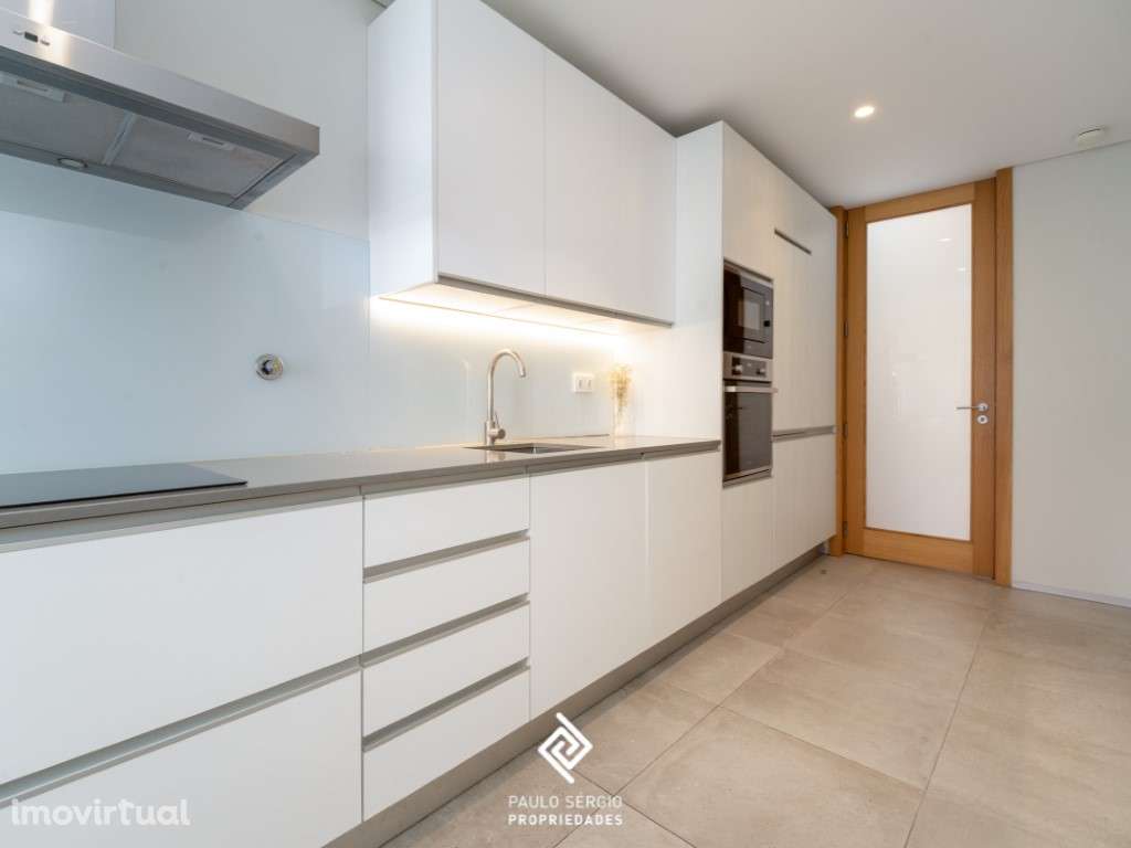 Arrenda-se T3 com garagem fechada ao Parque da Cidade de Gaia - Grande imagem: 2/21