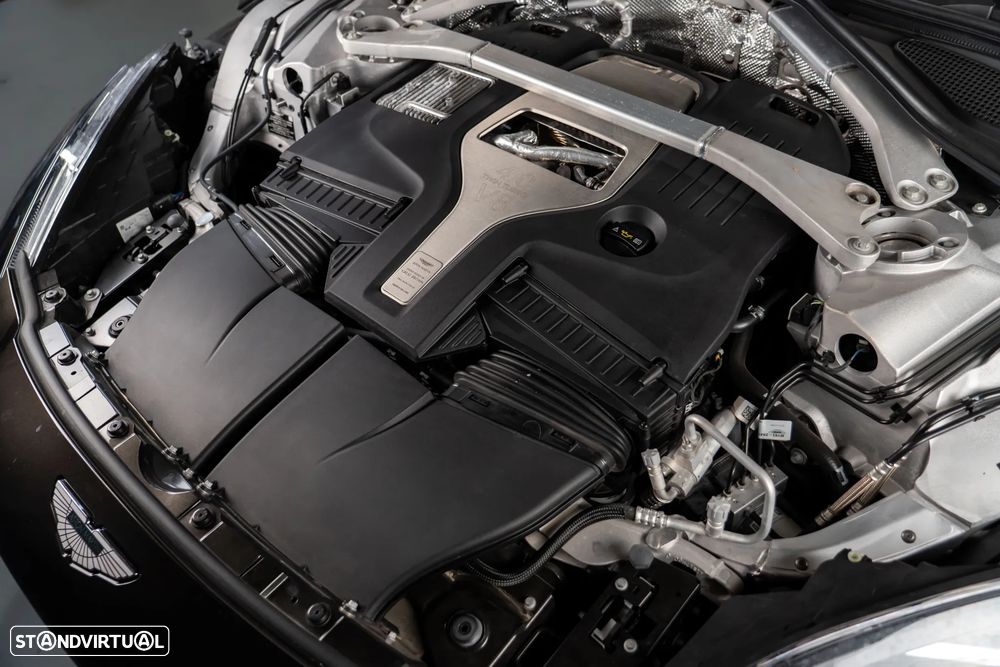 Aston Martin DBX 707 - 8