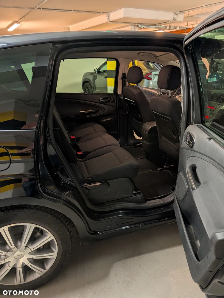 Ford S-Max - 16