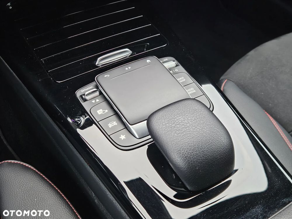 Mercedes-Benz Klasa A 200 AMG Line 7G-DCT - 26