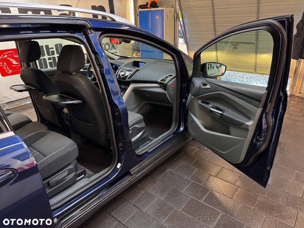 Ford Grand C-MAX - 34