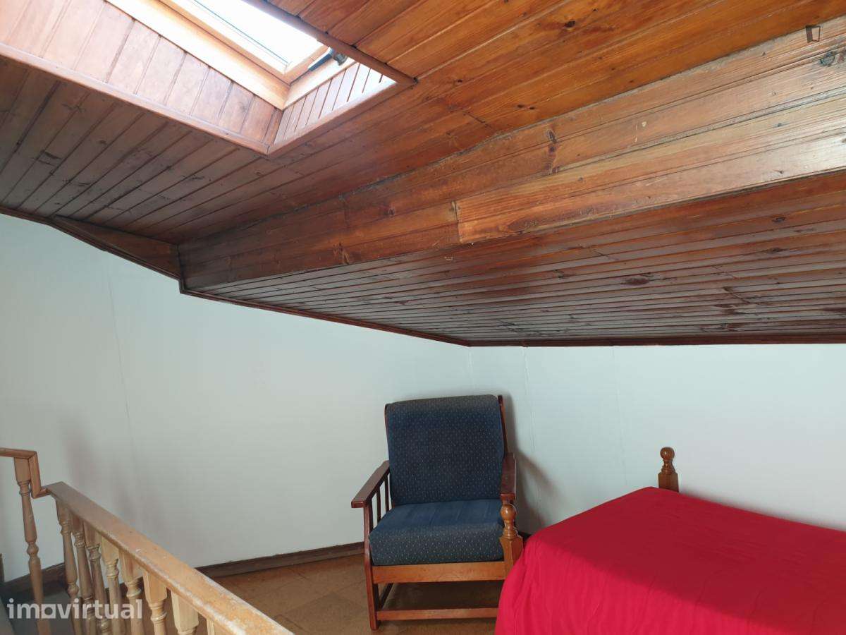 Quarto - localizado em Paranhos Porto - Grande imagem: 3/30