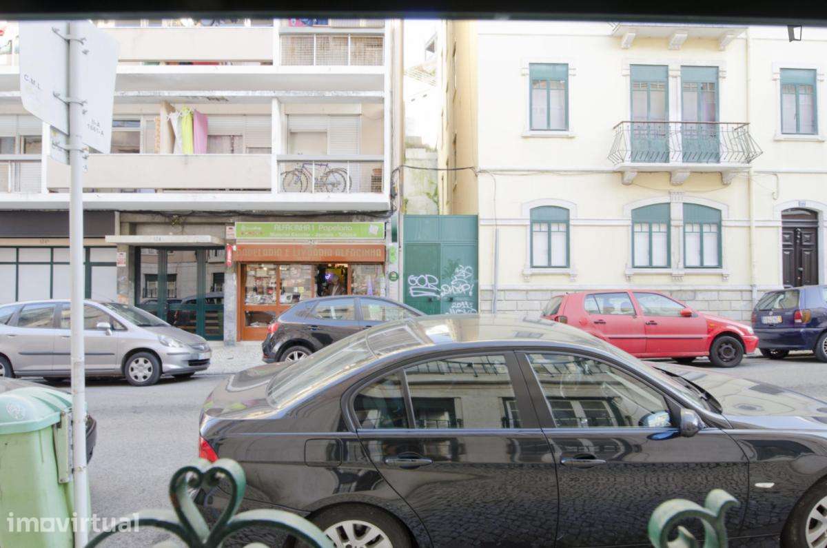 Quarto - localizado em Intendente Lisbon - Grande imagem: 4/15