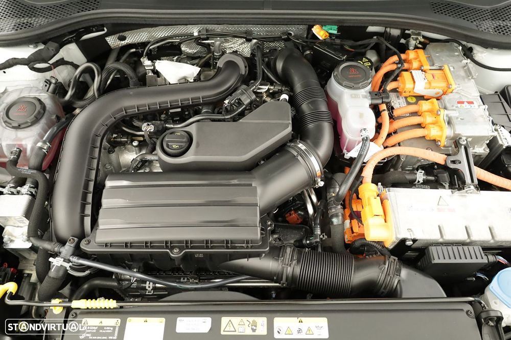 SEAT Leon ST 1.5 TSI e-Hybrid FR DSG - 24