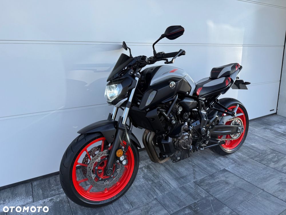 Yamaha MT - 7