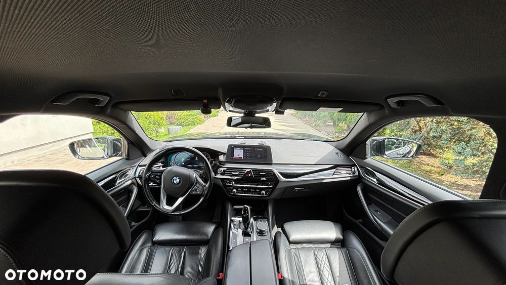 BMW Seria 5 520d Sport Line - 10