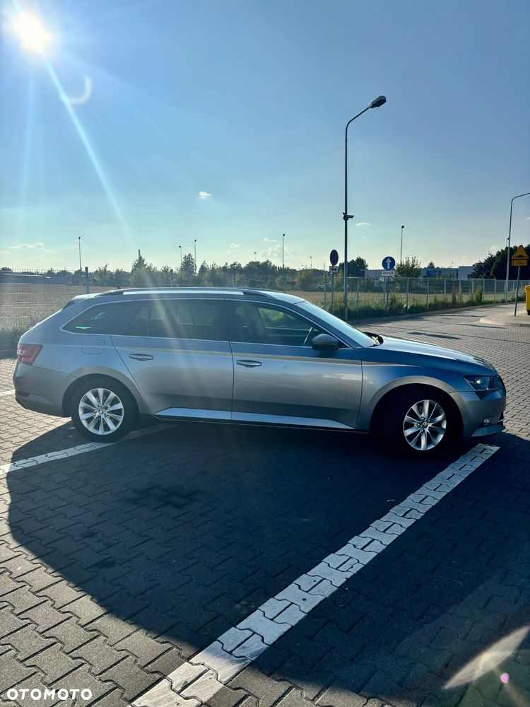 Skoda Superb 2.0 TDI Ambition - 6