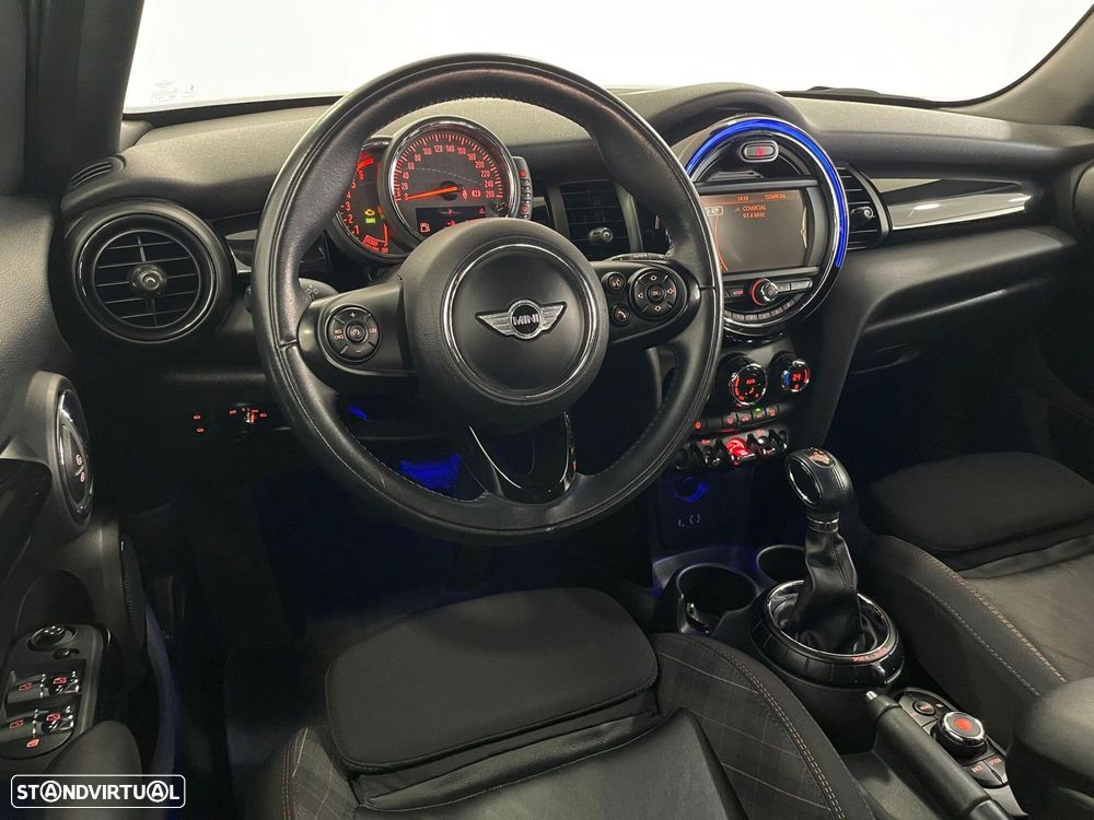 MINI 5 Portas Cooper D Aut. Seven - 24