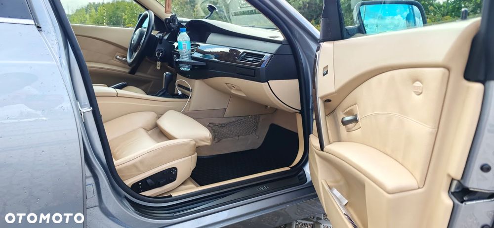 BMW Seria 5 545i - 8
