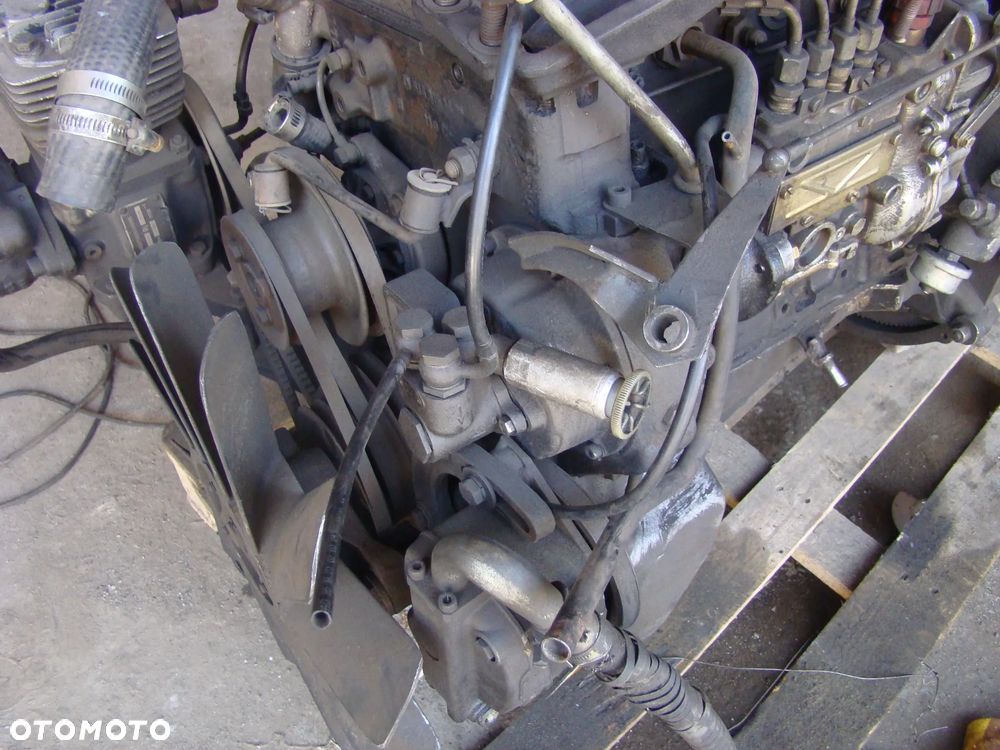 Mercedes-Benz Silnik 615.933 – Oryginalny Tauschaggregat, Stan Bardzo Dobry - 6