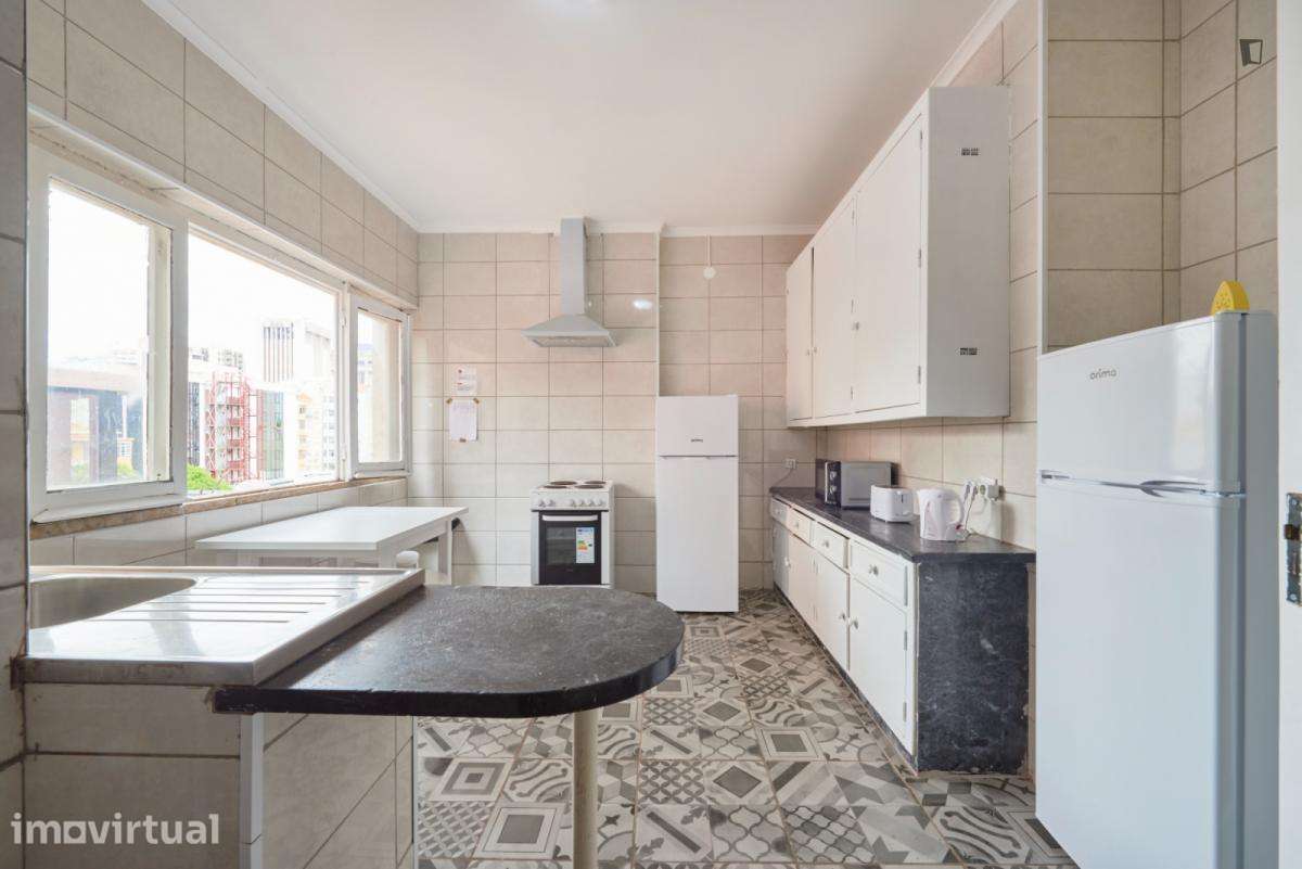 Quarto - localizado em Entrecampos Lisbon - Grande imagem: 2/29