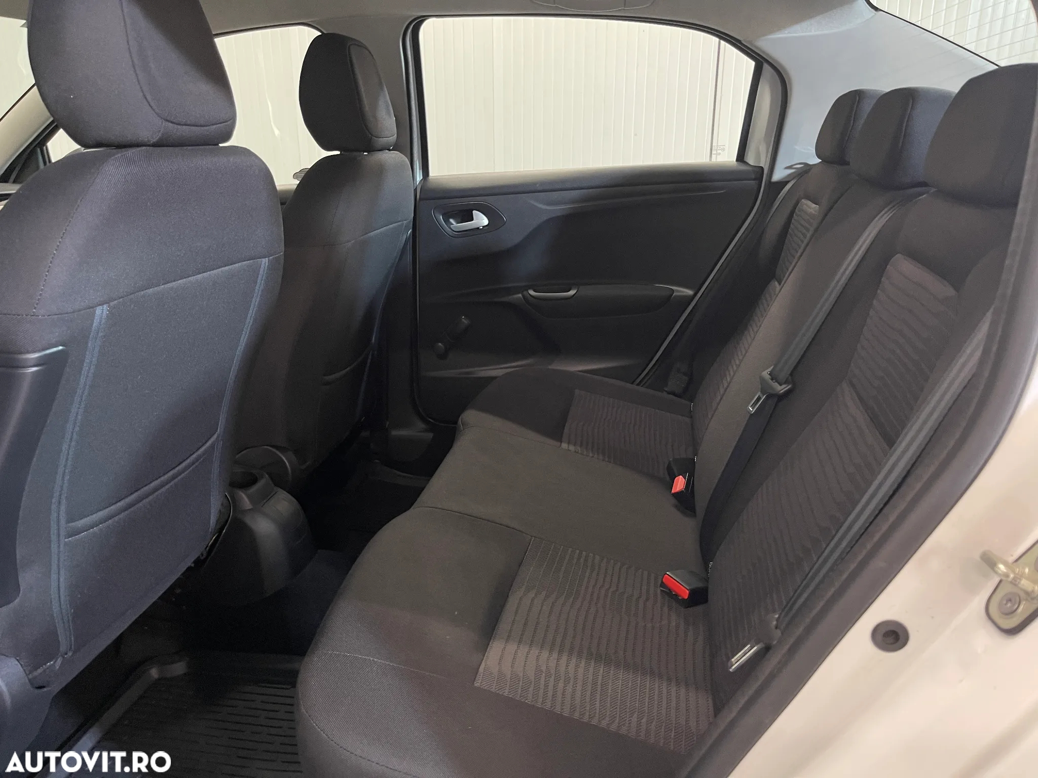 Peugeot 301 1.5 BlueHDI FAP Active - 9