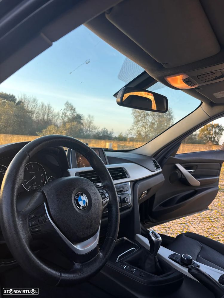 BMW 318 d Line Luxury - 7