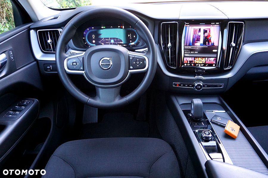Volvo XC 60 B4 D Geartronic Momentum Pro - 31