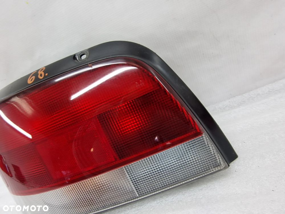 SUZUKI BALENO 95-02 HB LEWA LAMPA TYLNA TYLNIA TYŁ , NR KOITO 220-32018 , NR AUKCJI LMT68 - 3