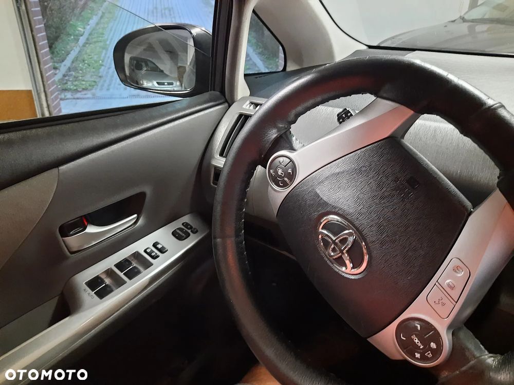 Toyota Prius+ (Hybrid) - 6