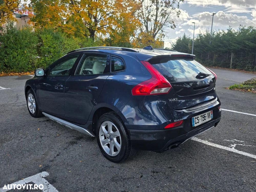 Volvo V40 Cross Country D2 Summum - 2
