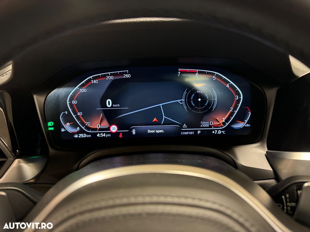 BMW Seria 3 330i xDrive AT - 16