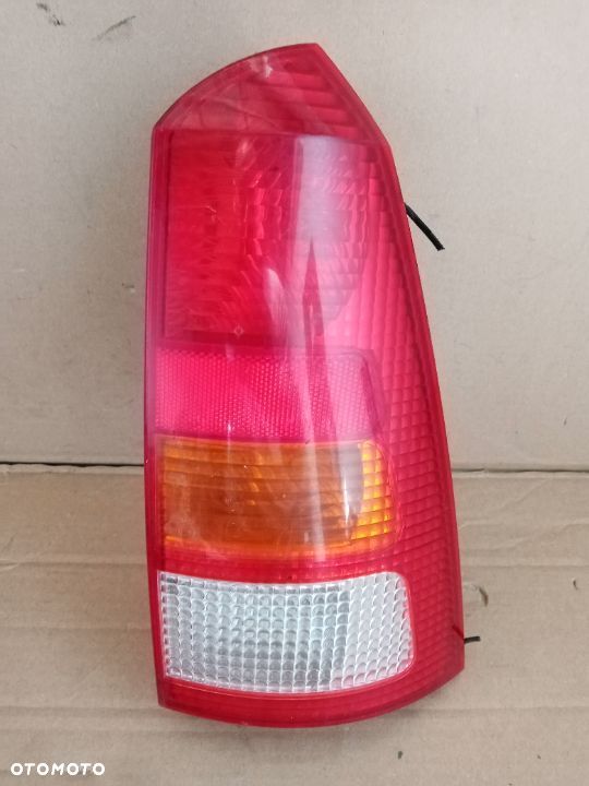 LAMPA Prawy tyl Ford Focus Mk1 Kombi - 1