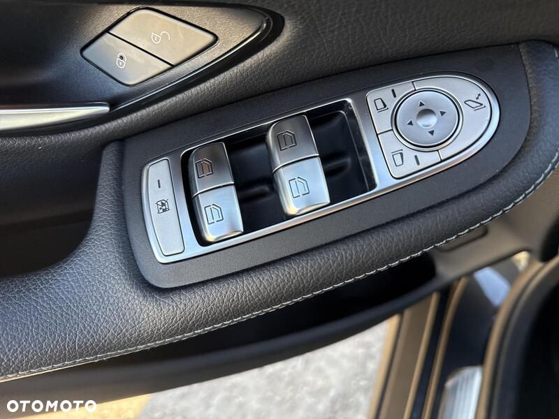 Mercedes-Benz GLC - 12