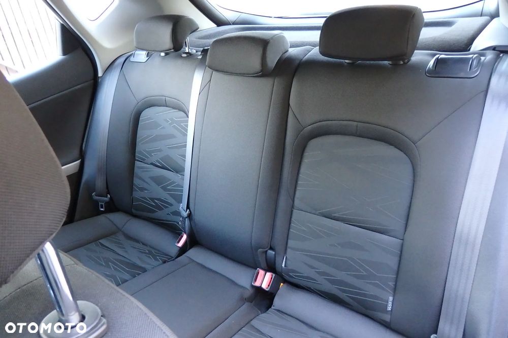 Kia Ceed - 16