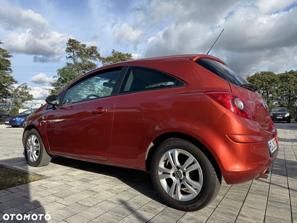 Opel Corsa 1.2 16V Cosmo - 4