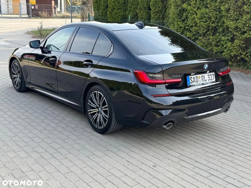 BMW Seria 3 318d Edition M Sport Shadow - 14