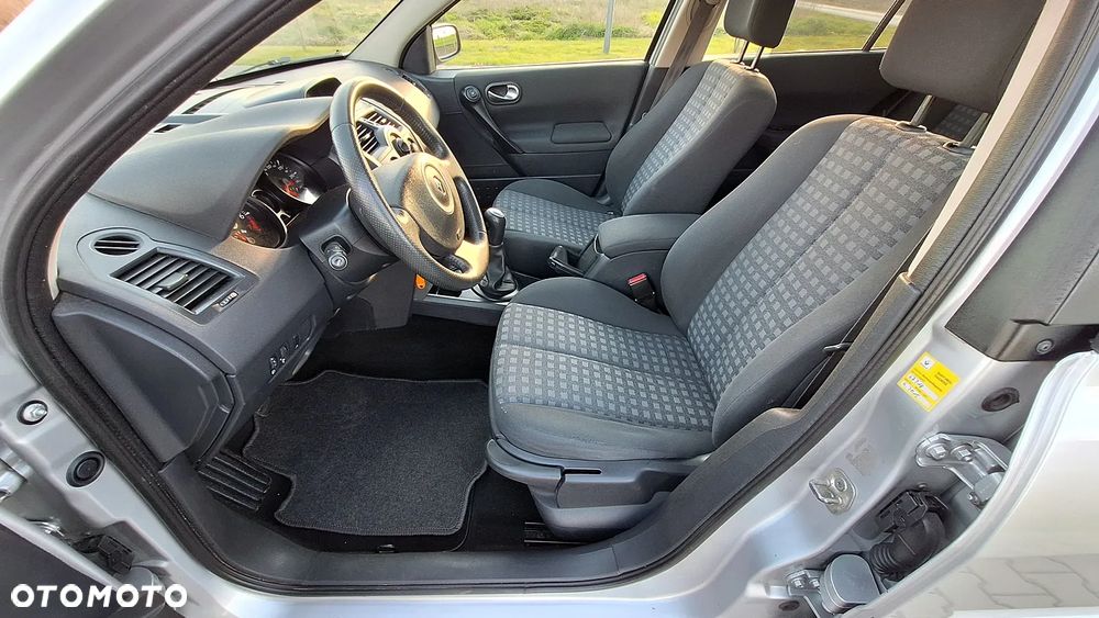 Renault Megane 1.6 16V 100 Authentique - 27
