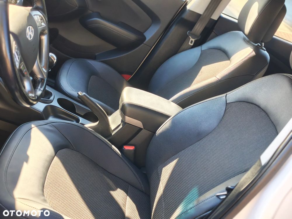 Hyundai ix35 1.7 CRDi 2WD Fifa World Cup Edition - 21