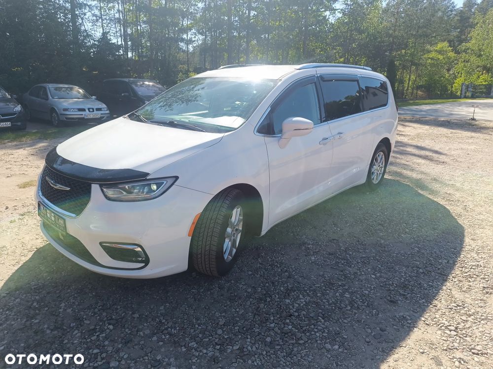 Chrysler Pacifica - 1