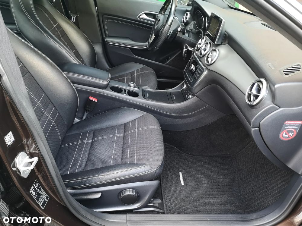 Mercedes-Benz CLA 180 d 7G-DCT Urban - 21