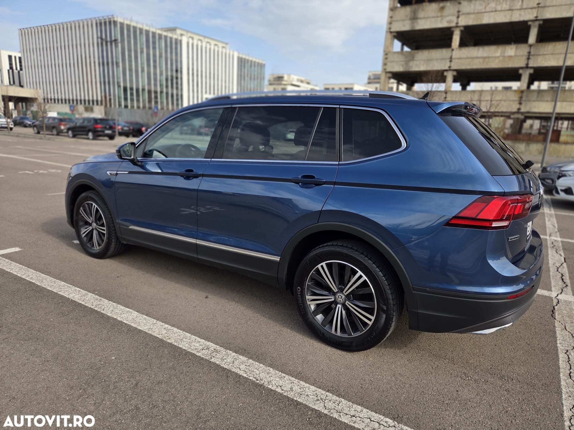 Volkswagen Tiguan 2.0 TDI 4Mot DSG Highline - 9