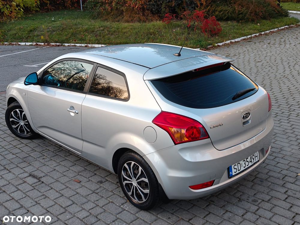 Kia Ceed - 16