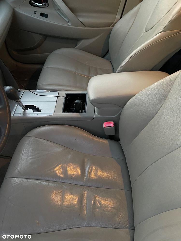 Toyota Camry - 7