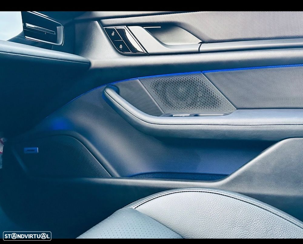 Porsche Taycan 4 - 14