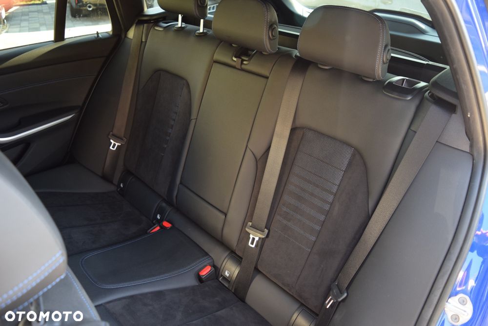 BMW Seria 3 320d xDrive M Sport sport - 23