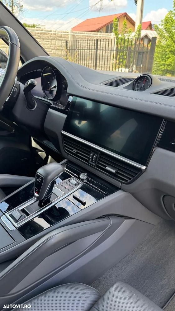 Porsche Cayenne - 11