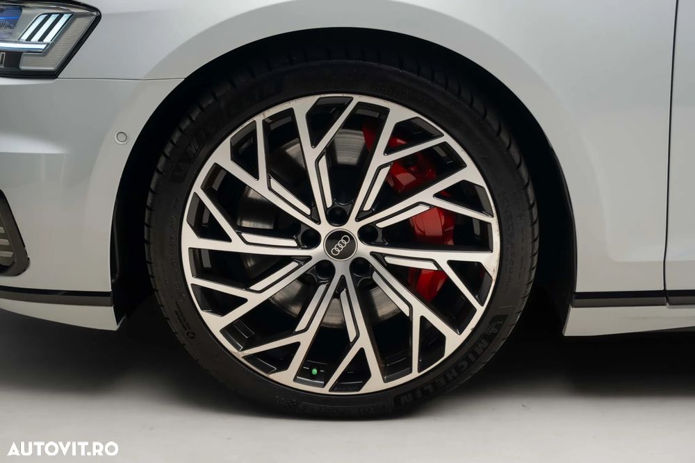 Audi A8 - 8